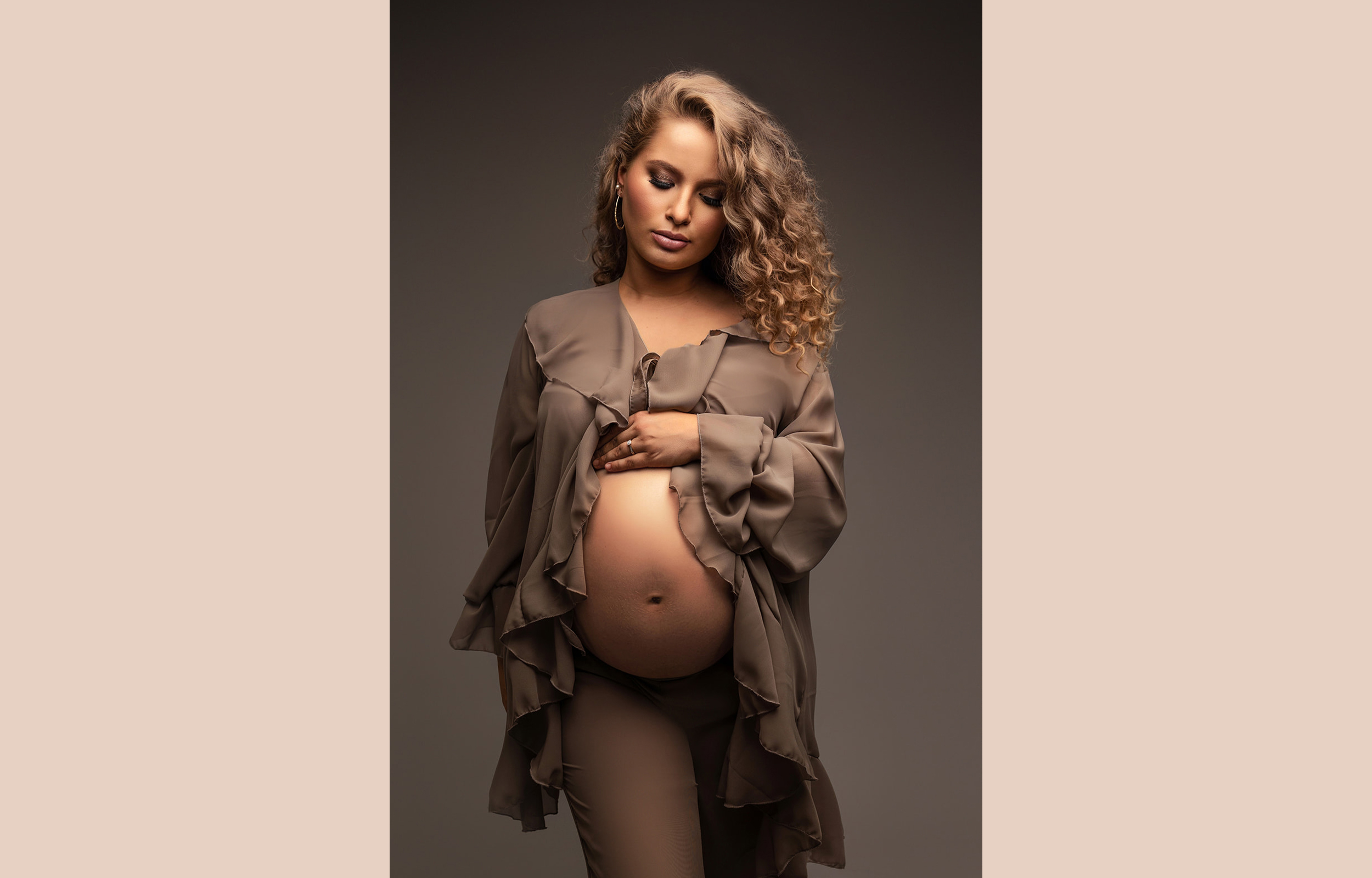 Photo grossesse studio Emilie colusso